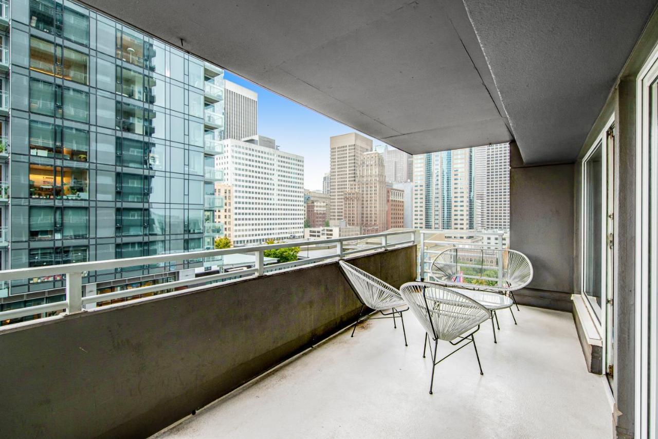 Newmark Pike Place Seattle Room photo
