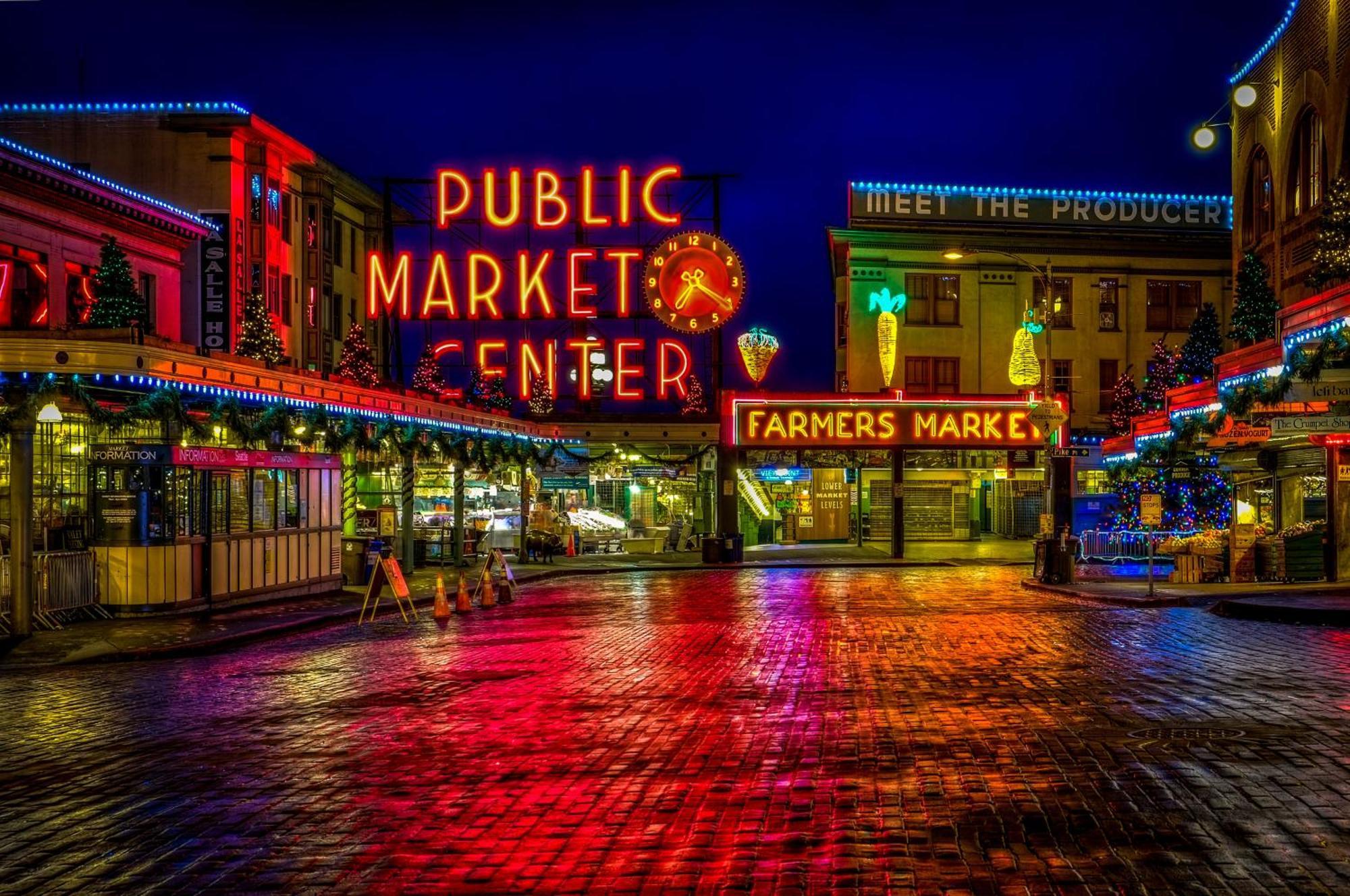 Newmark Pike Place Seattle Room photo