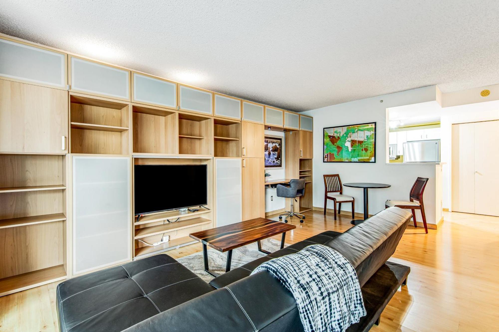 Newmark Pike Place Seattle Room photo